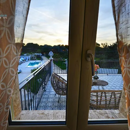 La Perla Bianca Resort *